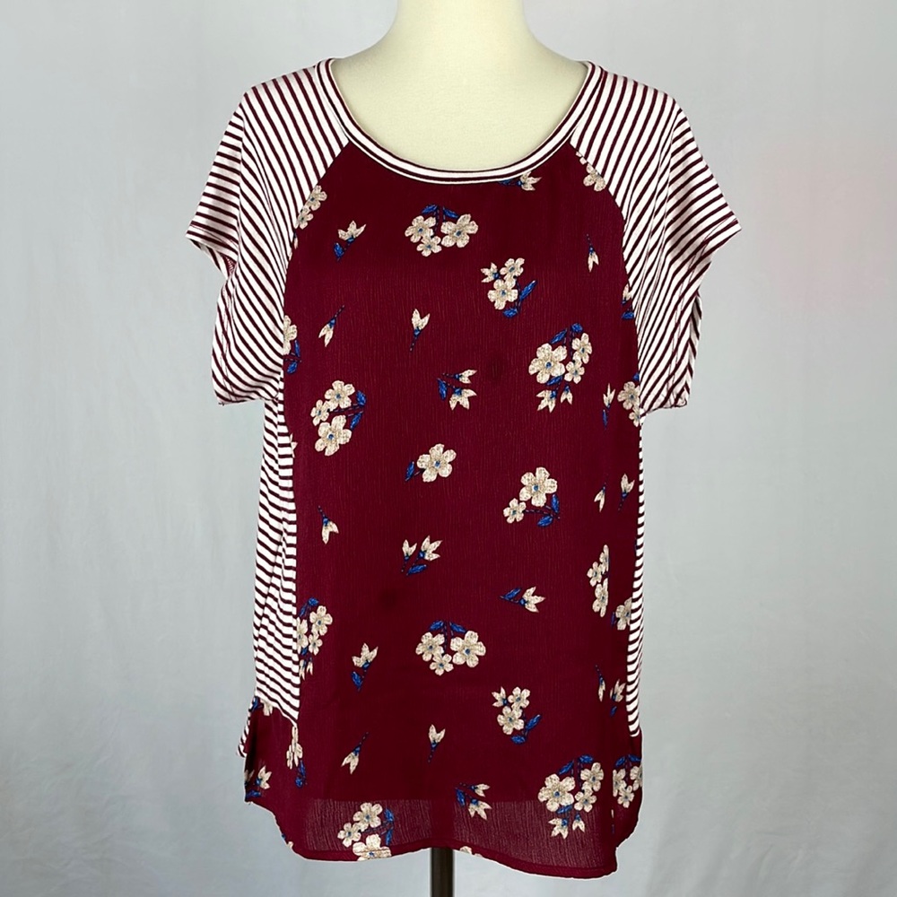 Anthropologie Maeve Burgundy and Cream Floral Striped Short Sleeve Tee - Small